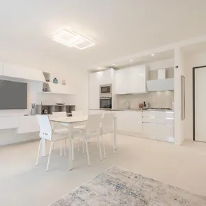 Apartment Luxury Elisabeth Con Posto Incluso, Caorle