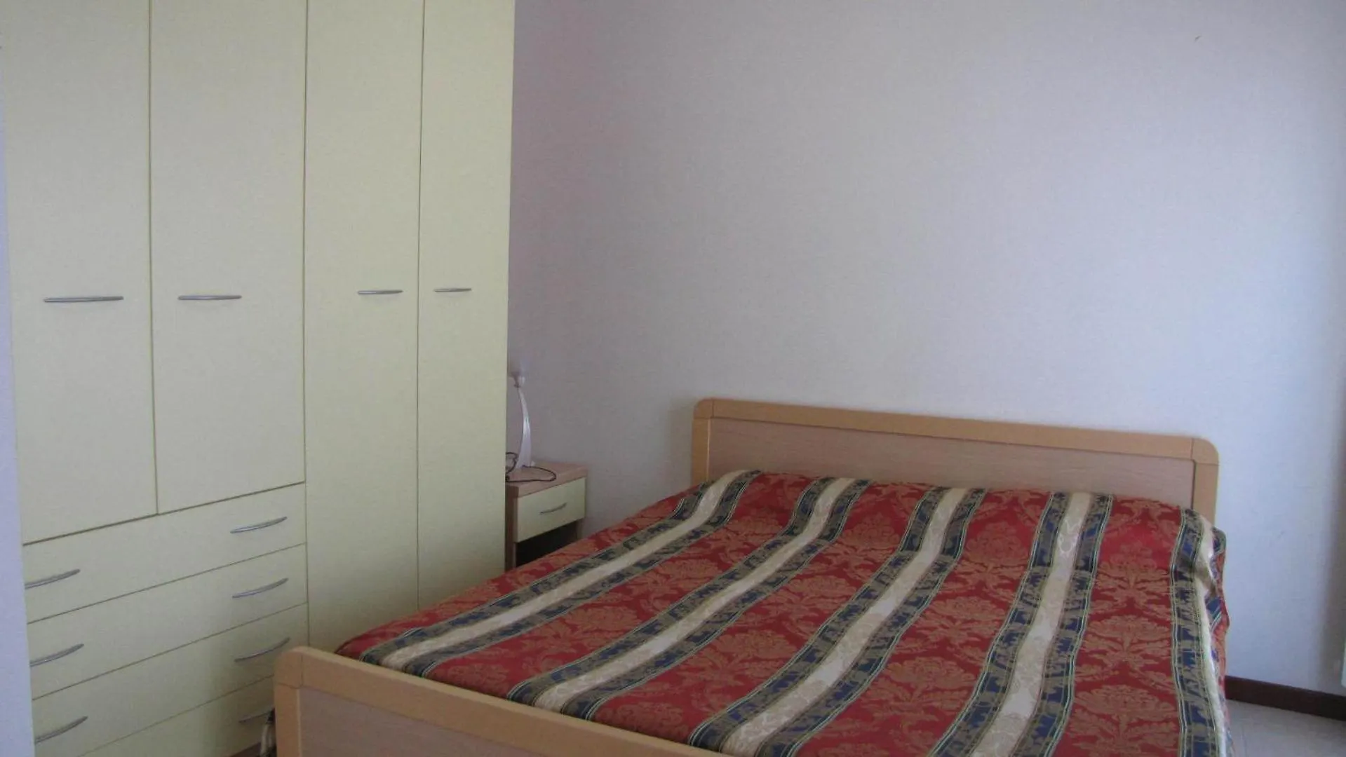 Residence Milan - Agenzia Arcobaleno Caorle 0*,